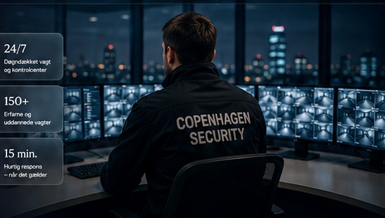 Copenhagen Security-medarbejder ved et moderne kontrolcenter